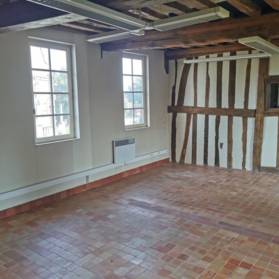 Vue pièce à l'étage avant travaux